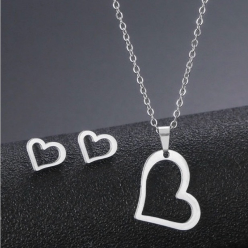 Elegant Stainless SteelHeart Necklace and Earrings Set
